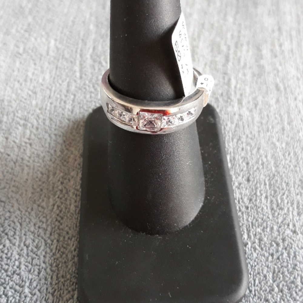 Sterling Silver CZ band sz9